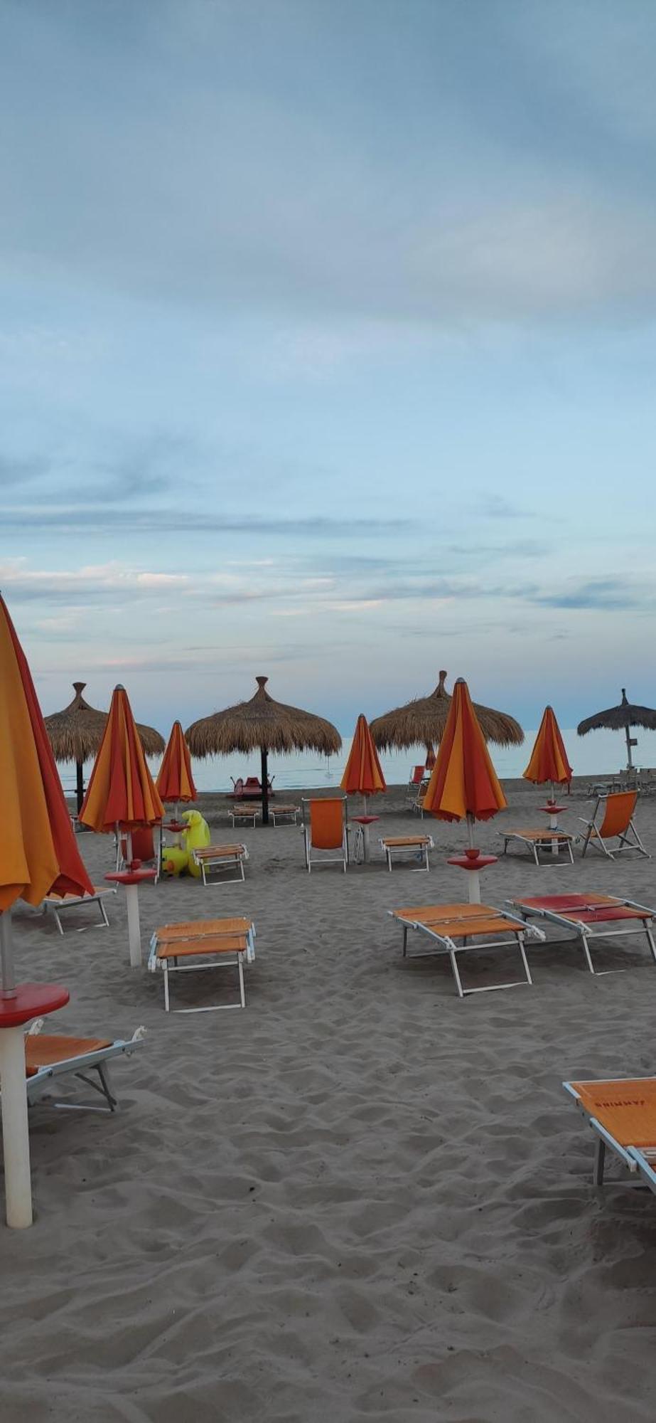 Casa Felix Appartement Giulianova Buitenkant foto